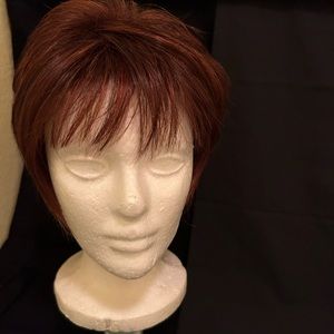 Envy wig cute bob style in dark red.